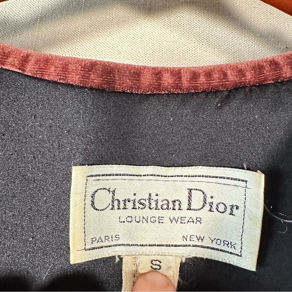 CHRISTIAN DIOR LOUNGE WEAR Vintage Satin Smocked Longline Quilted Housecoat - Picture 14 of 15